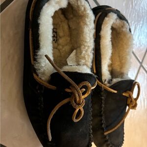 UGG Slippers//Moccasins